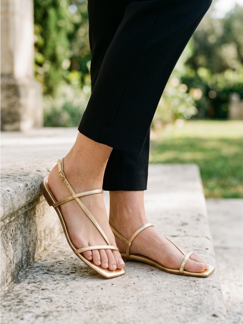 NWT Joie Glory Buckle Sandal gold foil size 10